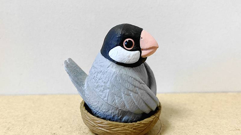 まちぼうけ鳥」はセキセイインコや文鳥、シマエナガが体操座りで待つ姿が切ない鳥ガチャ | インコ生活〜飼い方・育て方の総合情報サイト